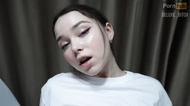 Сводный брат на завтрак накормил спермой любимую младшую сестру