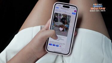 Секс с русской в машине: Таксист поймал пассажирку на мастурбации и трахнул в тачке