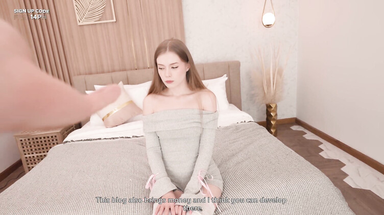 Сводная сестра блогерша снимает обзор на Лабубу, а я предложил снять секс стрим