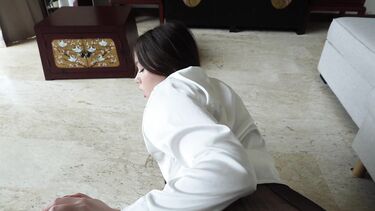 Порвал черные колготки на жопастике и отодрал в киску