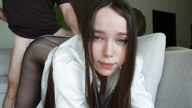 Порвал черные колготки на жопастике и отодрал в киску