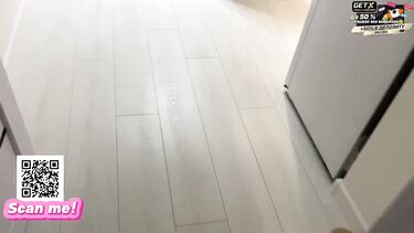 Сводная сестра застряла в стиралке и поплатилась пиздой