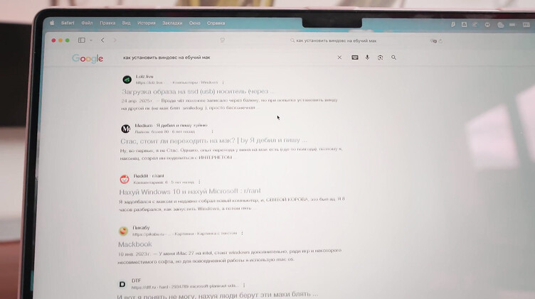 Соблазнила тупого пацана на трах с дрочкой члена в бархатных перчатках