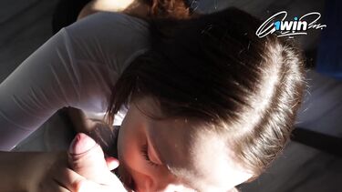 Молодая училка поставила студенту хорошую оценку за секс с кремпаем