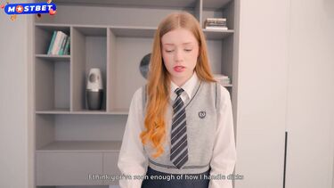 Директор дал на клык и трахнул Диану за прогулы