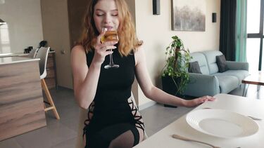 Электрик в гостях отодрал жену друга темщика и кончил в рот