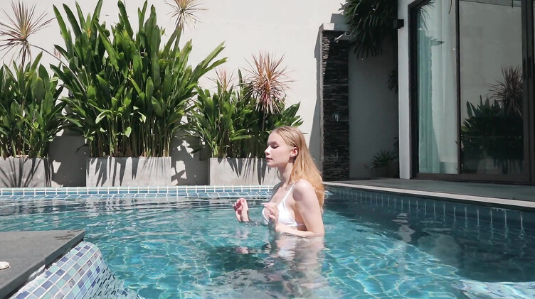 Встреча с одноклассником на отдыхе закончилась прожаркой киски