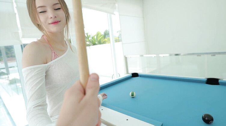 Проиграл желание и выебал на бильярдном столе замужнюю нимфоманку