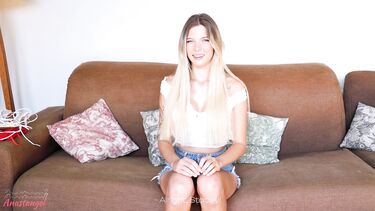 19-летняя русская модель трахается с режиссером на кинопробах