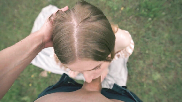 Хочешь кататься - соси хуй! Сводная сестра отрабатывает поездку ртом и киской