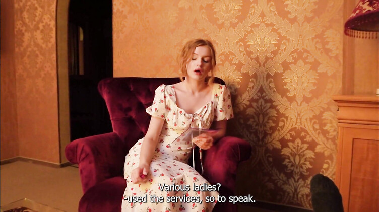 Девушка психолог учит клиента ебаться, комментируя каждый шаг