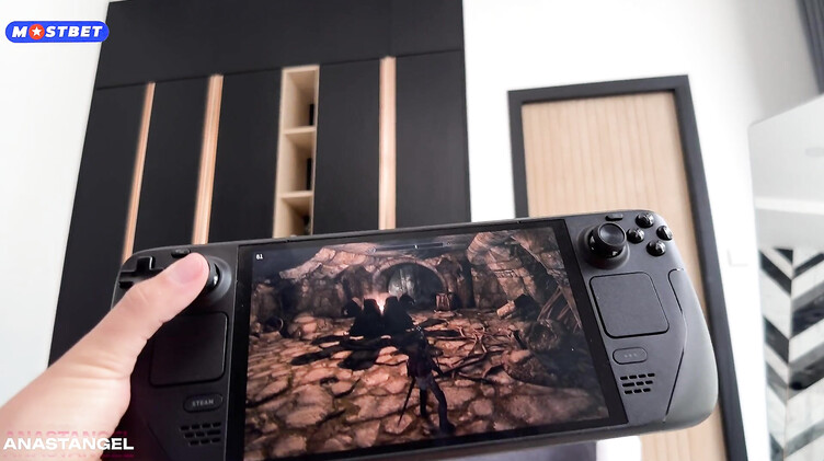 От скуки прыгает на члене сводного брата с леденцом во рту