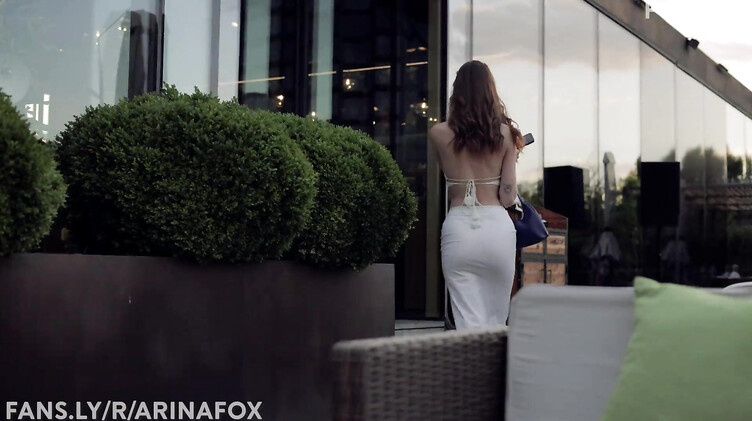 Стройные: Лучший подарок! Опробовала новый вибратор в туалете ресторана