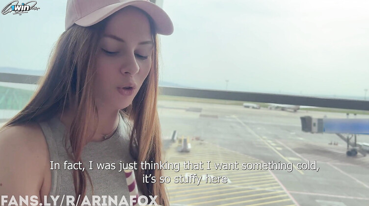 Арина Фокс познакомилась с парнем в аэропорту и отдалась ему на отдыхе