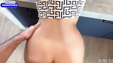 Изобретательная русская девушка подарила минет и секс парню на День рождения