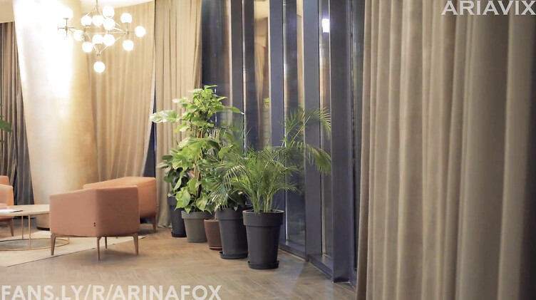 Рыжая кончает, сидя на лице бывшей подруги парня