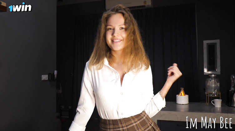 Имитация дрочки члена и секса с мощным камшотом