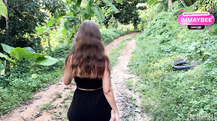 Русская туристка чпокается в джунглях Шри-Ланки