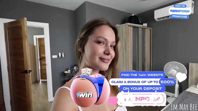 Блогерша снимает на селфи камеру минет парню с окончанием ей в рот