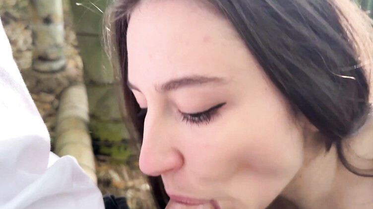 Любительский секс в бамбуковом лесу в Японии