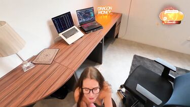 Первый день на работе! Секретарша красиво выебана боссом