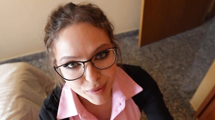 Быстрый отсос от горячей мачехи с большим сливом на одежду