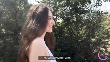 Мужик развел на секс в лесу молоденькую красивую потеряшку