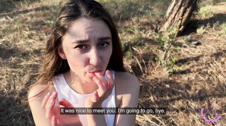 Мужик развел на секс в лесу молоденькую красивую потеряшку