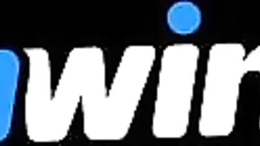 Инфлюенсерша решает проблему с парковкой, отсасывая член парковщика