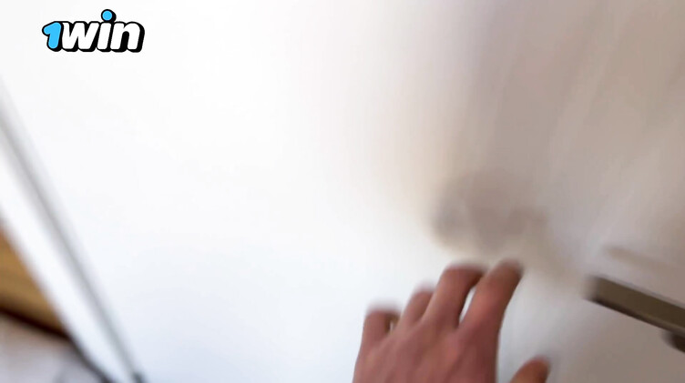 Трахнул молодую жену своего друга, пока он спал после вечеринки