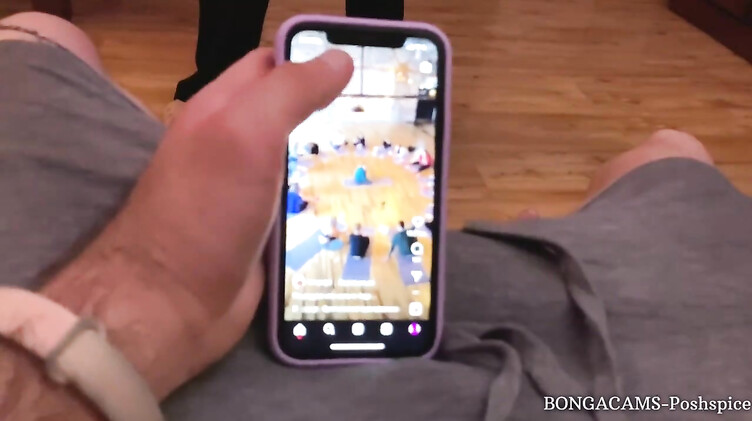 Любительское порно: Сводный брат выебал и кончил в рот сестре за ключи от его машины