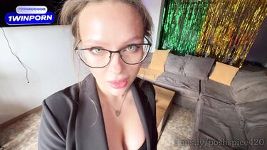 Русская мачеха в чулках пообещала пасынку анальный секс за сдачу экзамена