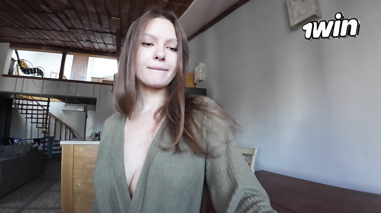 Замужняя русская красотка трахается с бывшим парнем пока муж на работе