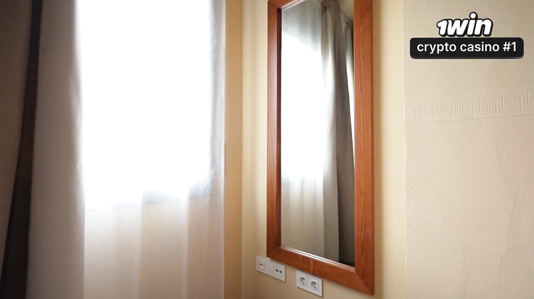 Сводный брат трахает в попку застрявшую в стиралке красивую сестренку