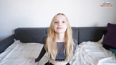 Verlonis: Грубо трахает русскую подружку с кляпом во рту дома на диване