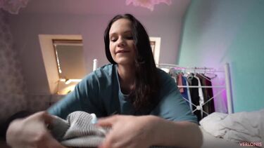 Стоячие сиськи: Анально трахнул красотку под хвост со сливом внутрь