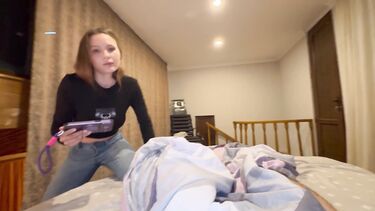 Первый анал: Брат попался на дрочке и перепихнулся в задницу с сестрой