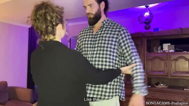 Подруга невесты отсосала жениху, снимая мерки на свадебный костюм