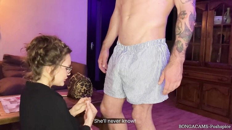 Подруга невесты отсосала жениху, снимая мерки на свадебный костюм