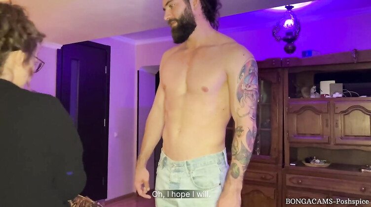 Подруга невесты отсосала жениху, снимая мерки на свадебный костюм