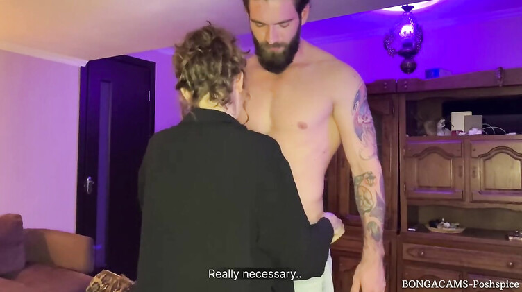 Подруга невесты отсосала жениху, снимая мерки на свадебный костюм