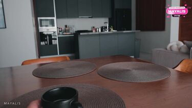 Жена попросила служанку отдраить дом и трахнуть ее мужа