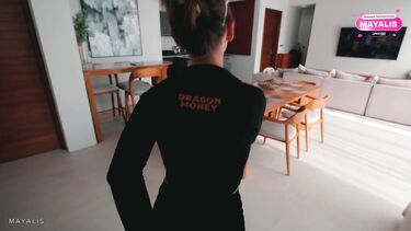 Жена попросила служанку отдраить дом и трахнуть ее мужа