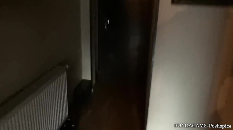 Быстрый перепихон с соседкой, пока жена в магазине