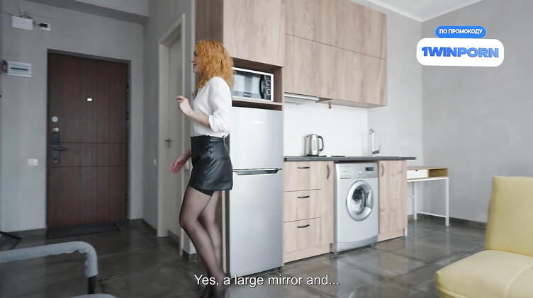 Риэлторша резво трахает клиента до финала в киску