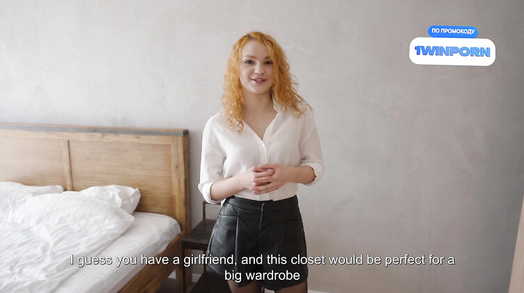 Риэлторша резво трахает клиента до финала в киску