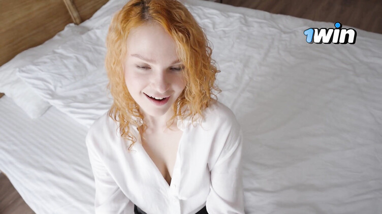 Кудрявые: Риэлторша резво трахает клиента до финала в киску