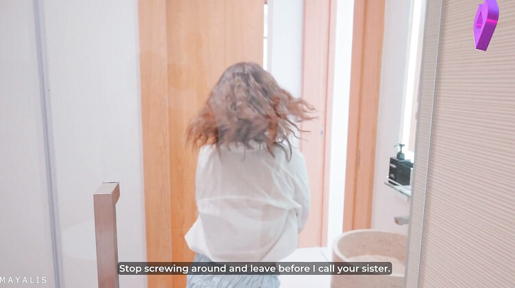 Трахнул сестру жены в жопу и кончил ей на лицо и очки