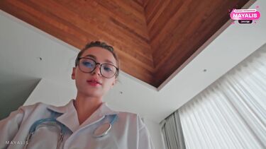 В перчатках: Отодрал горячую врачиху на обходе в частной клинике