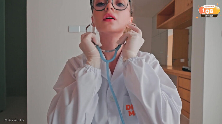 Сперма на сиськах: Отодрал горячую врачиху на обходе в частной клинике